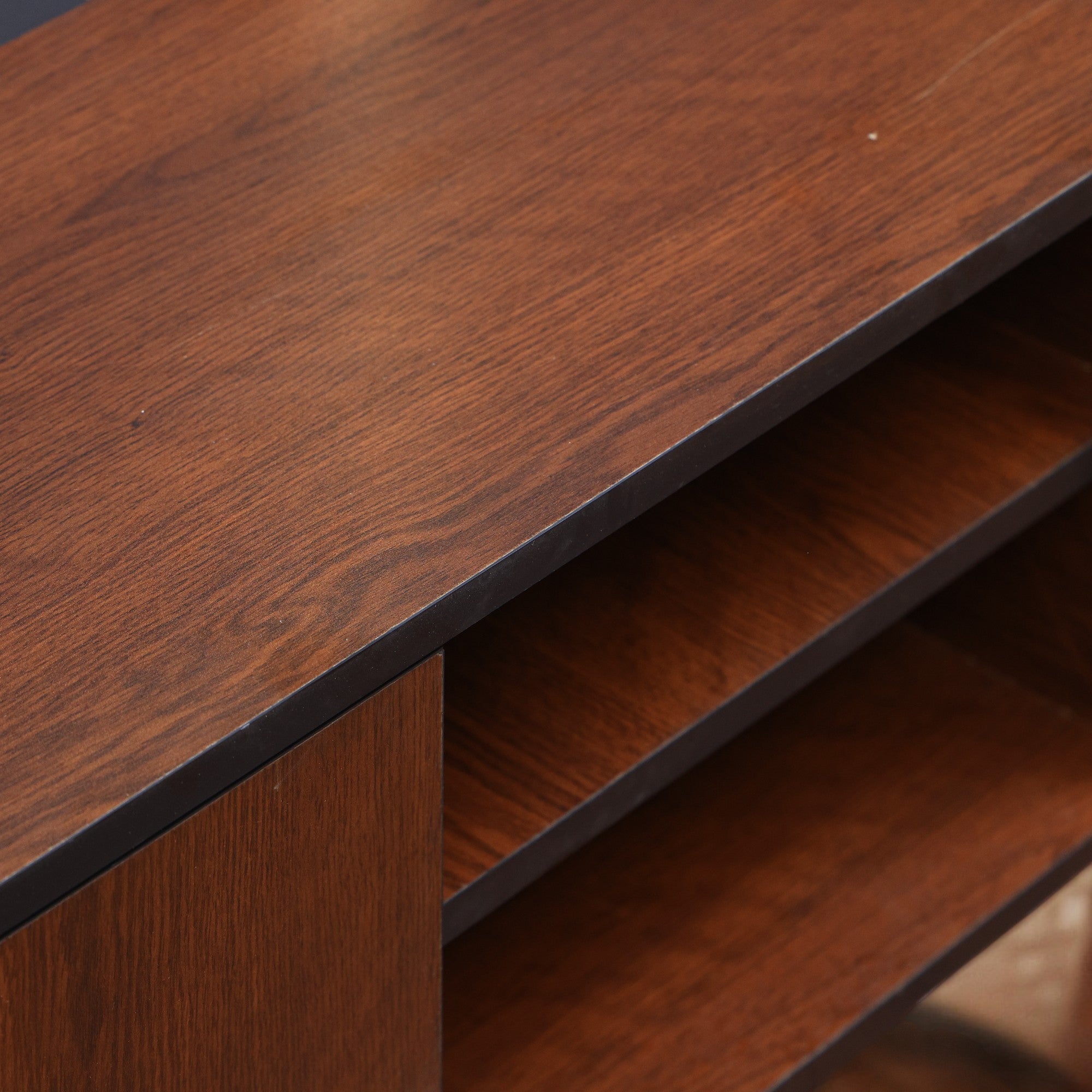 ترابيزة تليفزيون 186