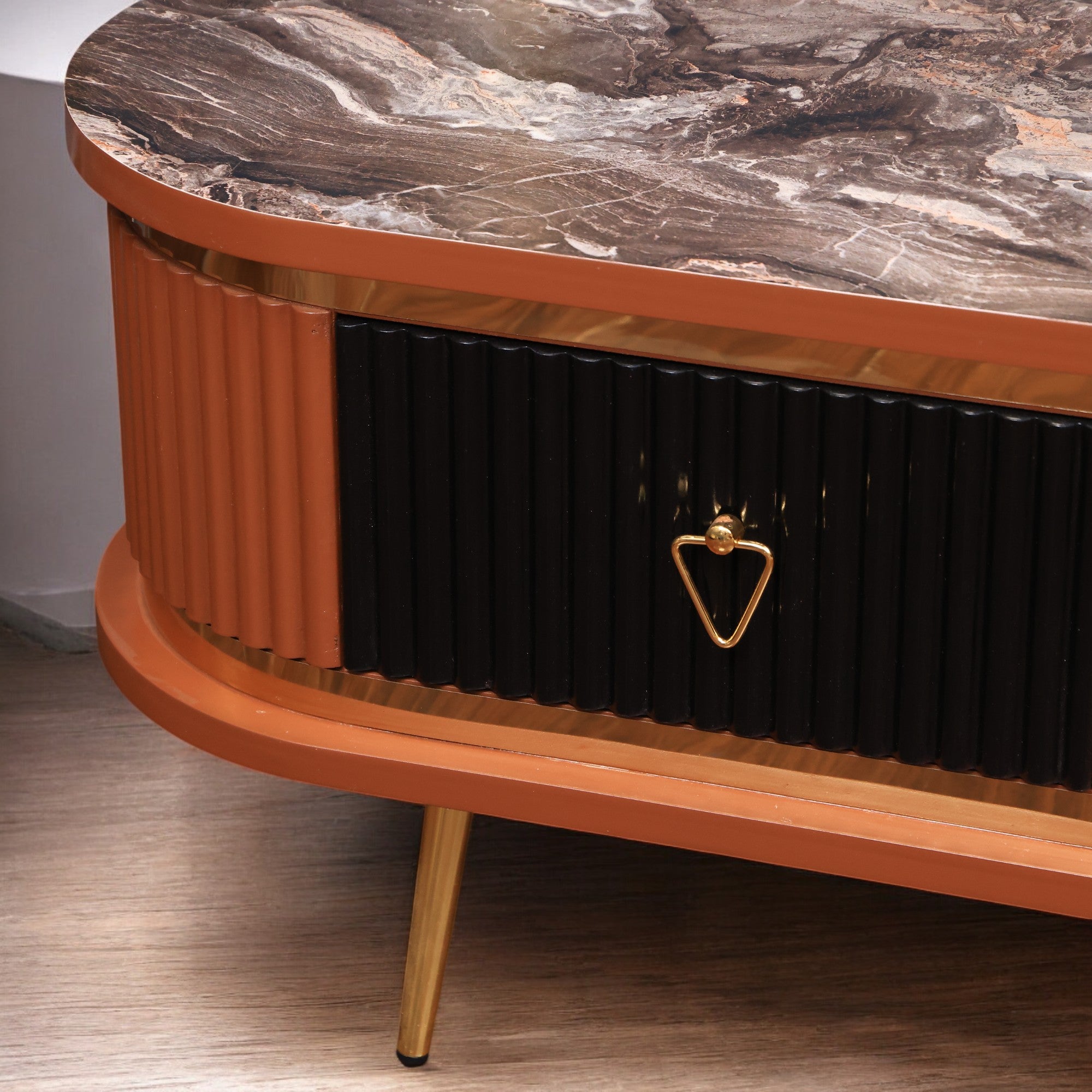 ترابيزة تليفزيون 179