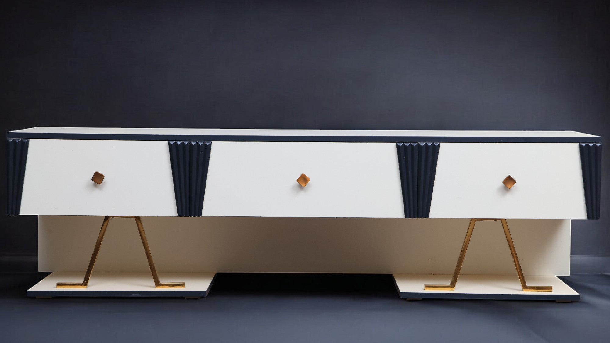 ترابيزة تليفزيون 163