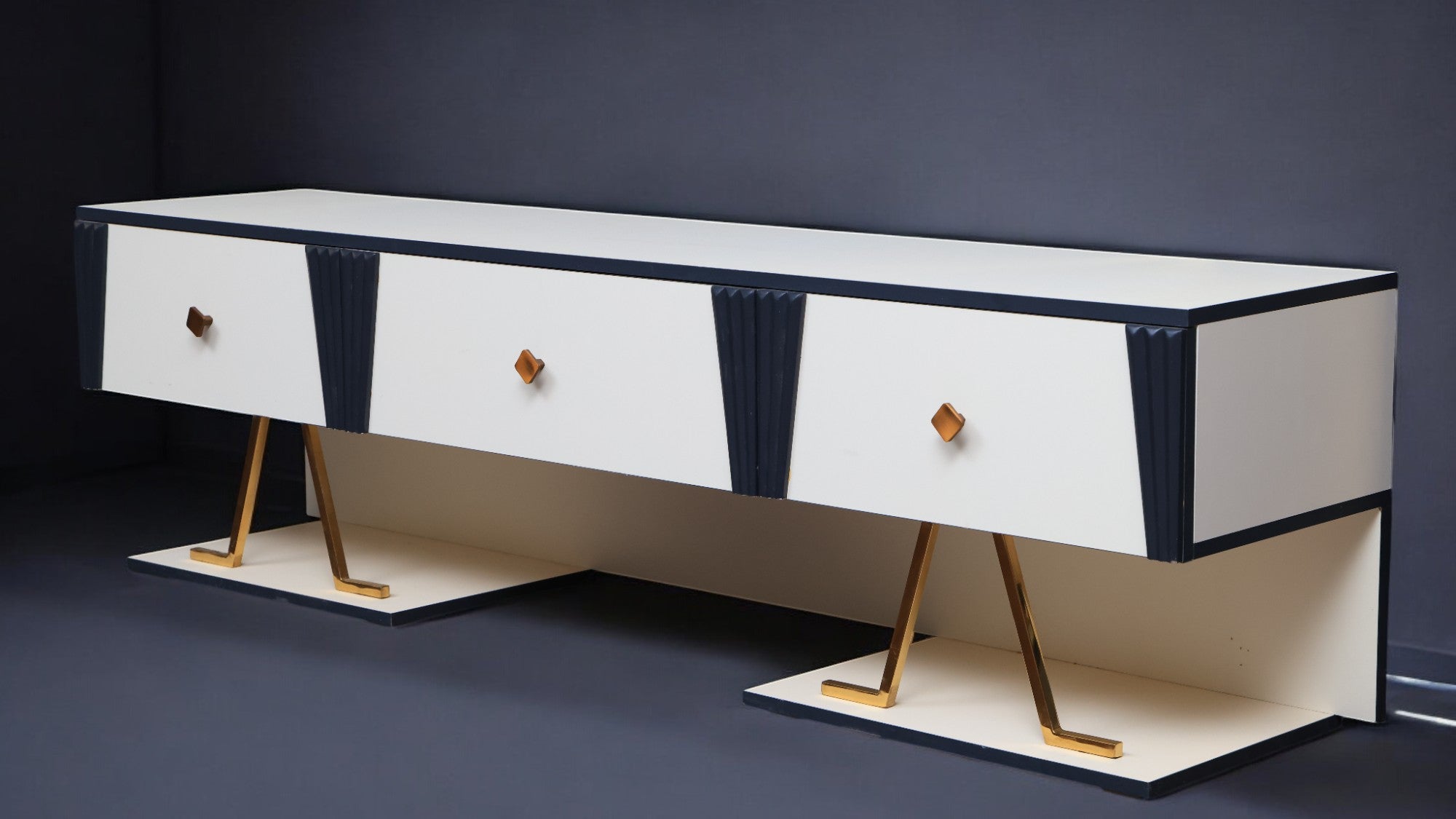 ترابيزة تليفزيون 163