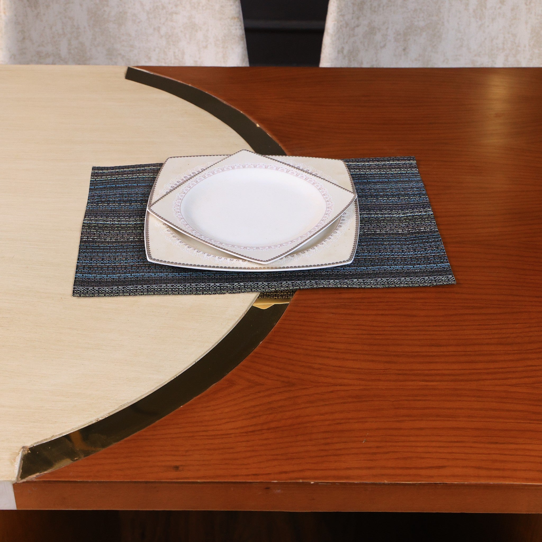 ترابيزة سفرة 648