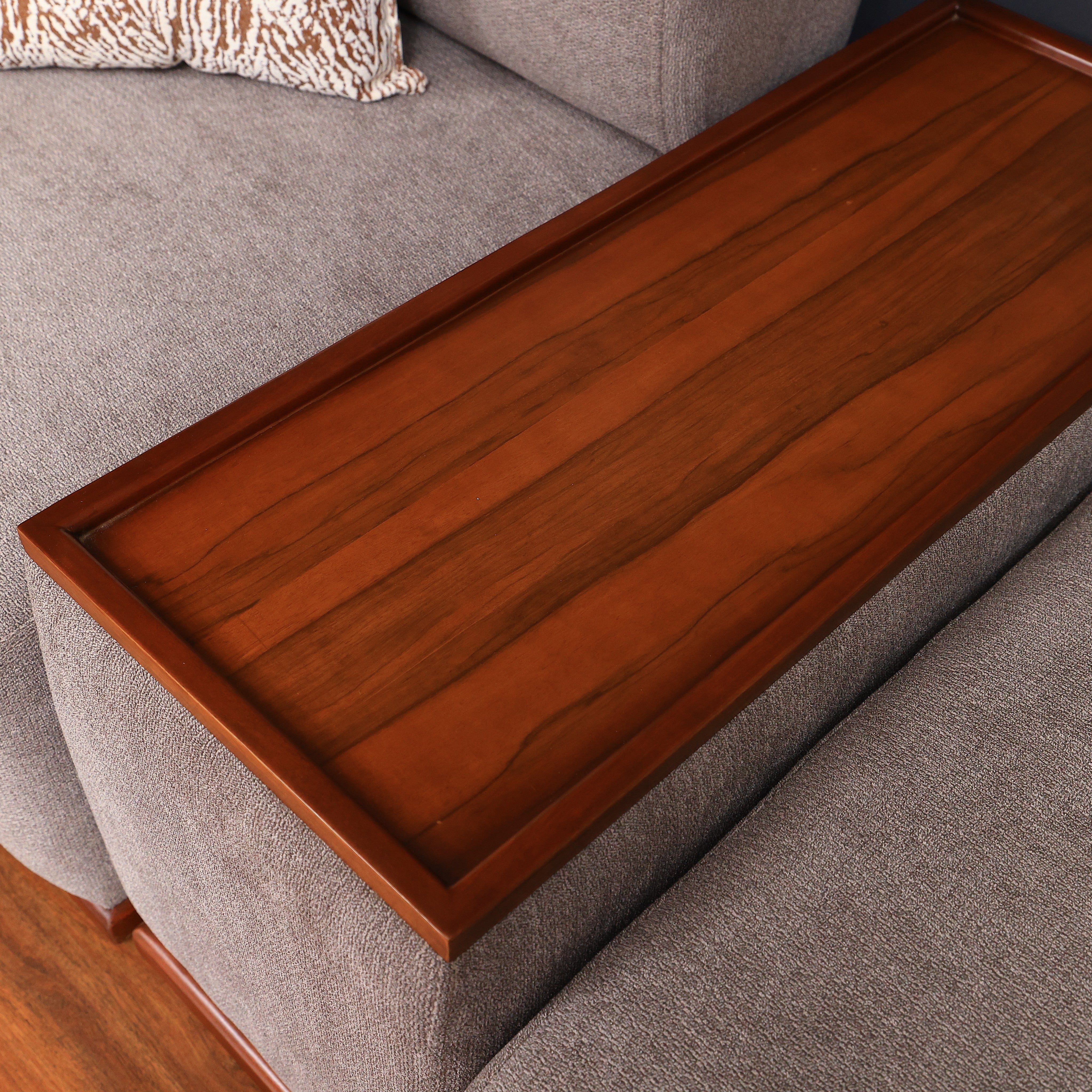 T740 انترية سرير