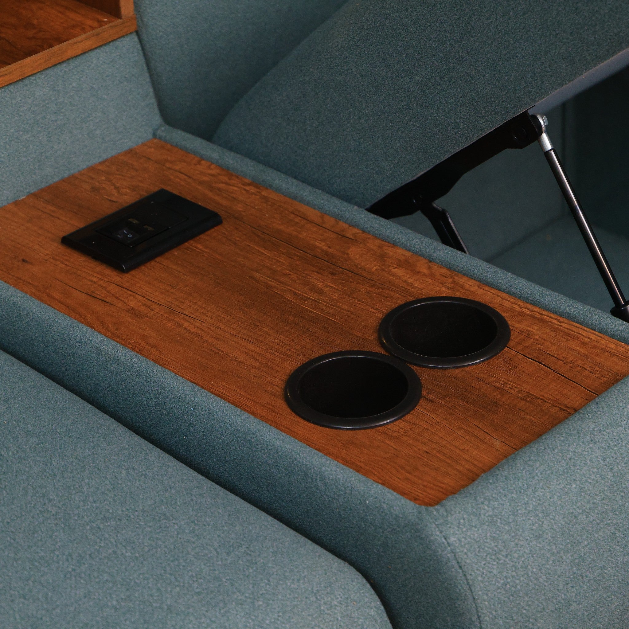 T332 ركنة سرير و سحارة