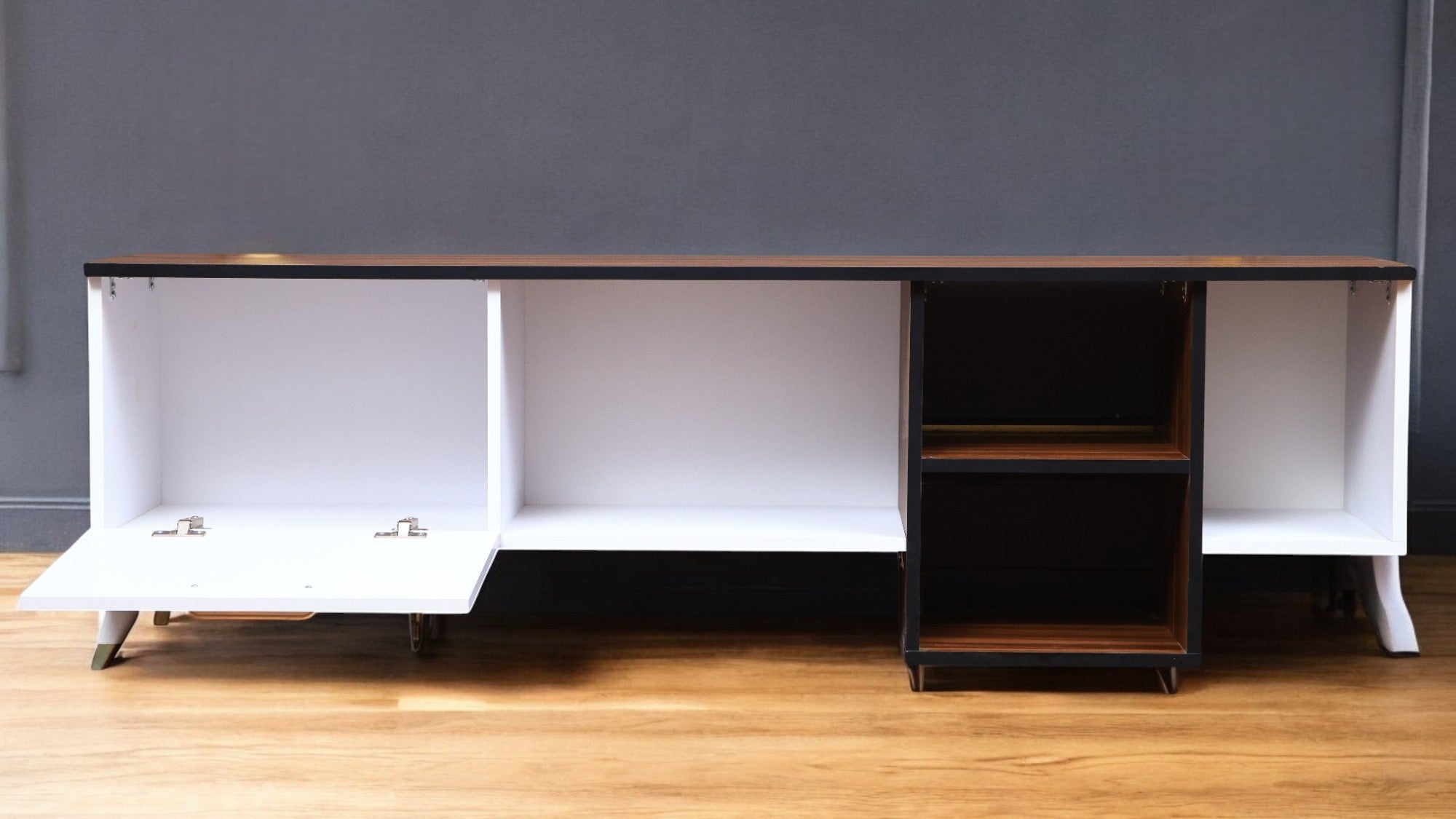 ترابيزة تليفزيون 187