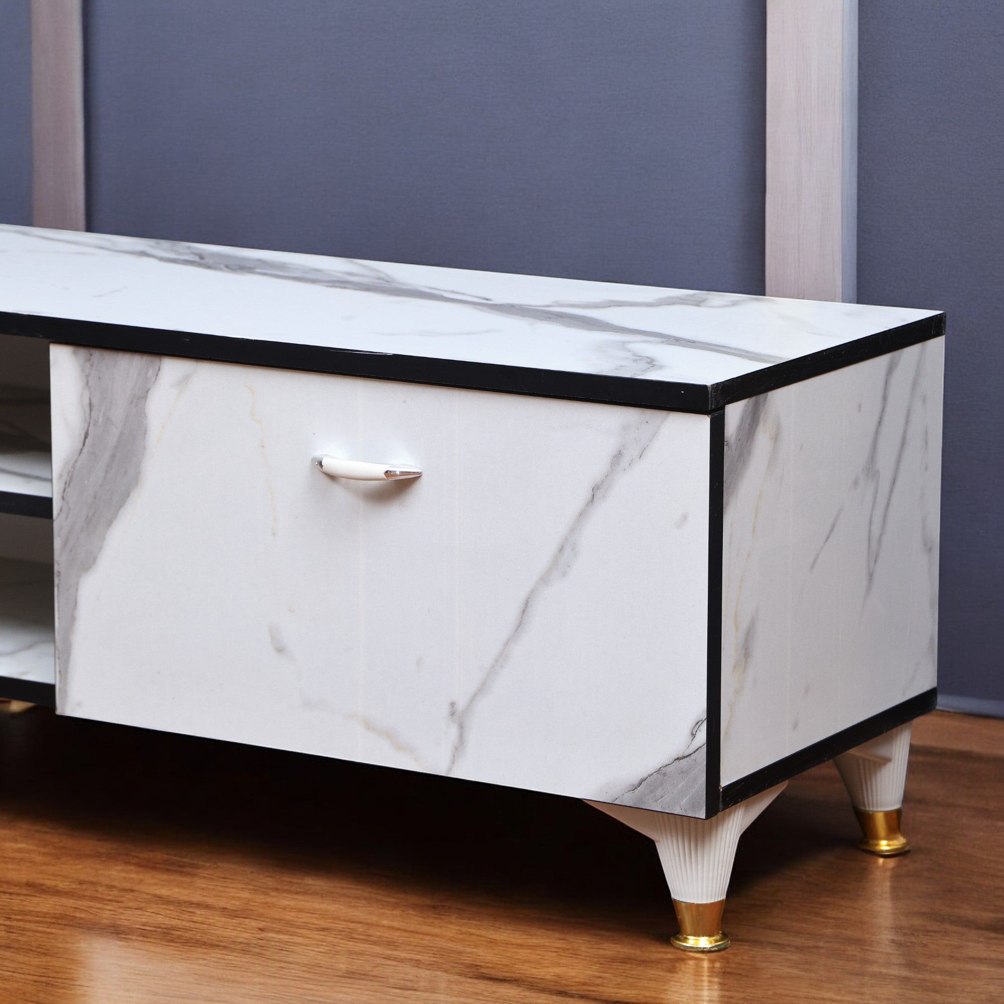 ترابيزة تليفزيون 190