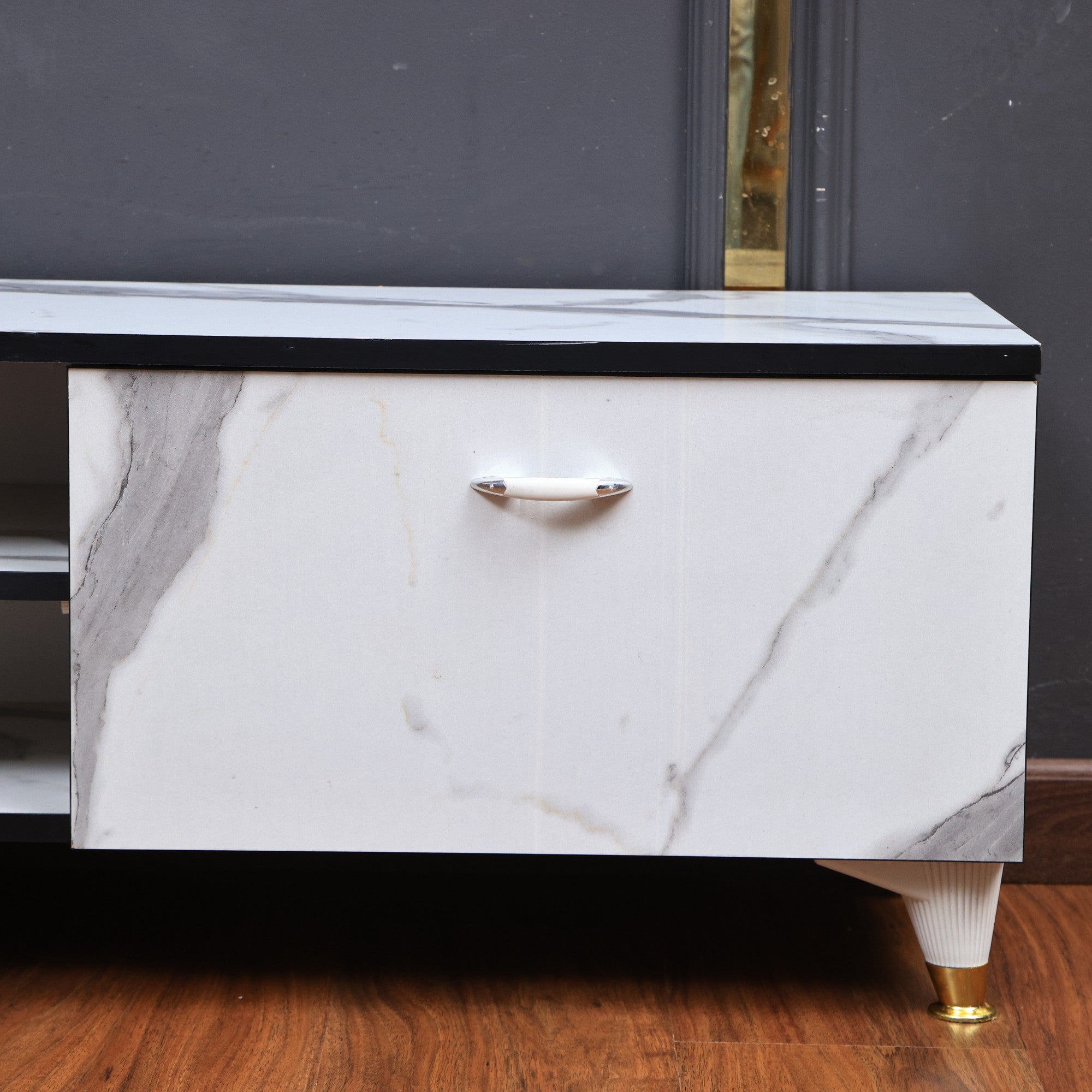 ترابيزة تليفزيون 190