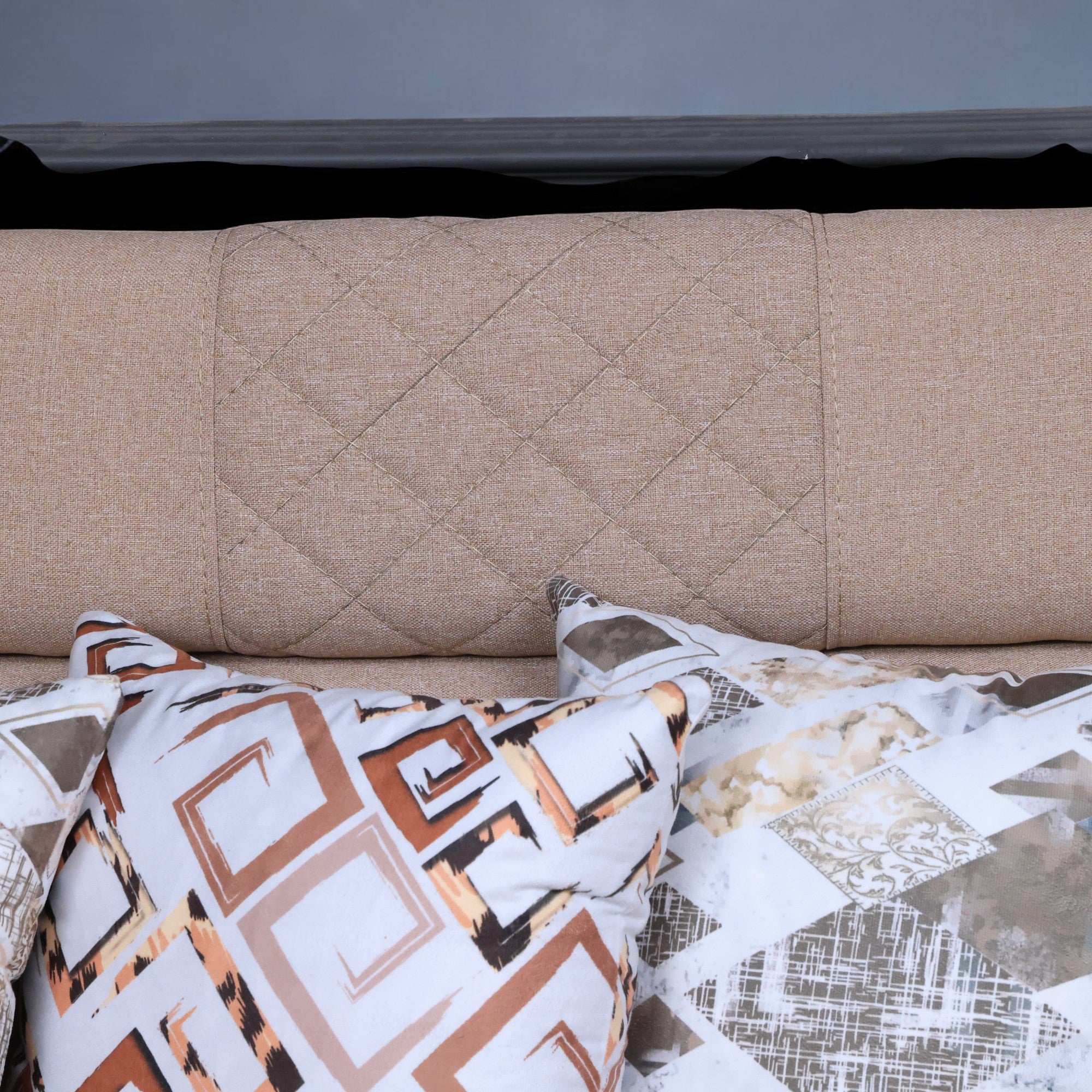 ركنة سرير وسحارة T173