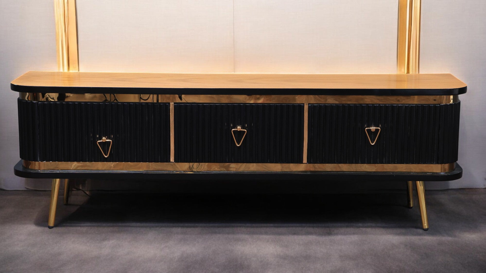 ترابيزة تليفزيون 167