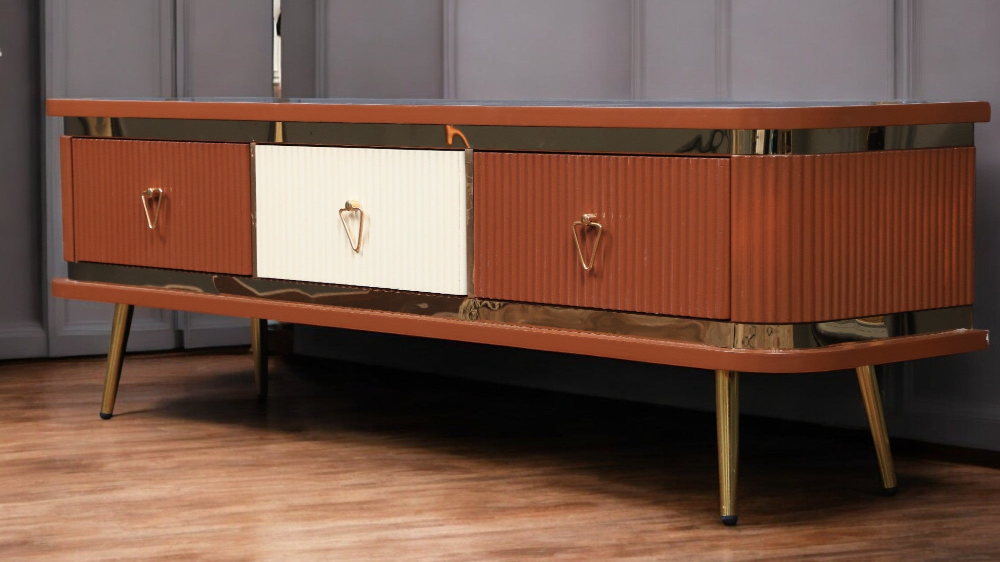 ترابيزة تليفزيون 165