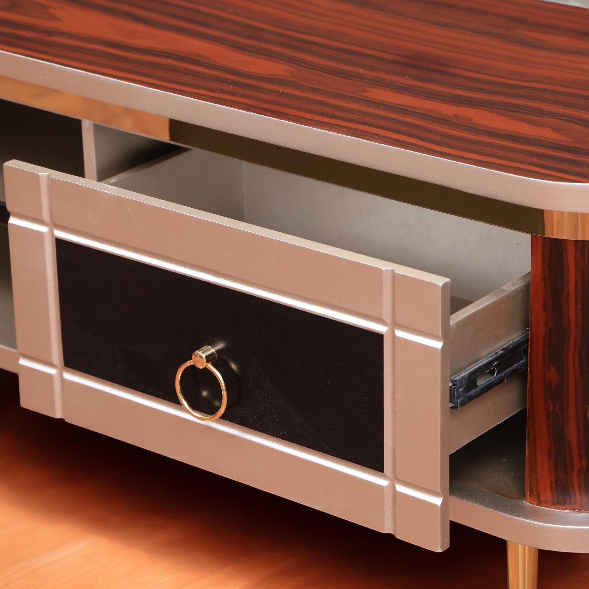 ترابيزة تليفزيون 169