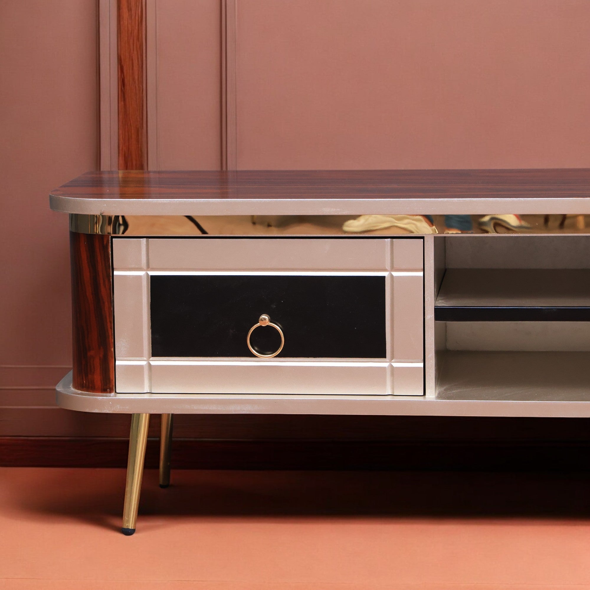 ترابيزة تليفزيون 169