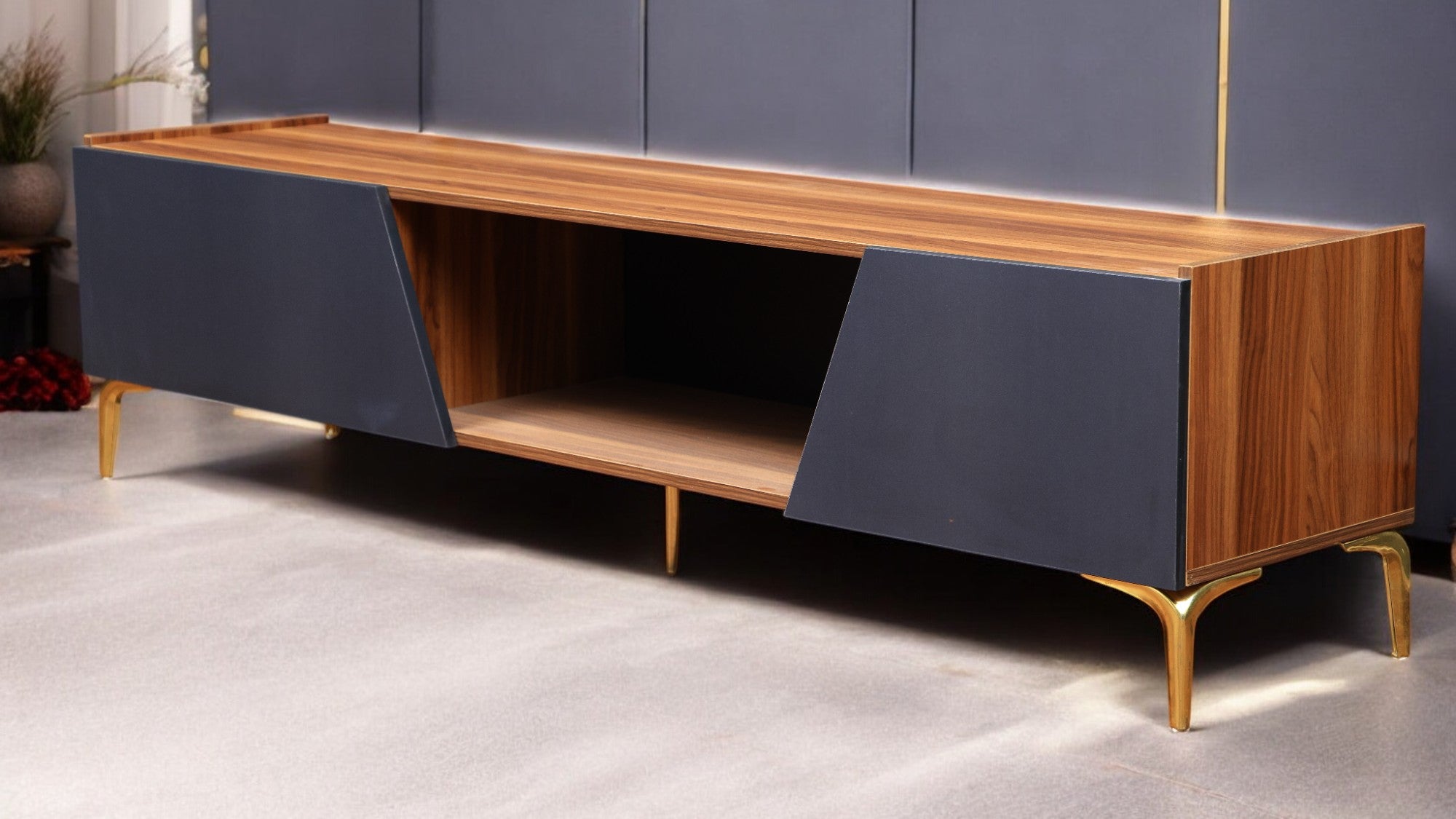 ترابيزة تليفزيون 182