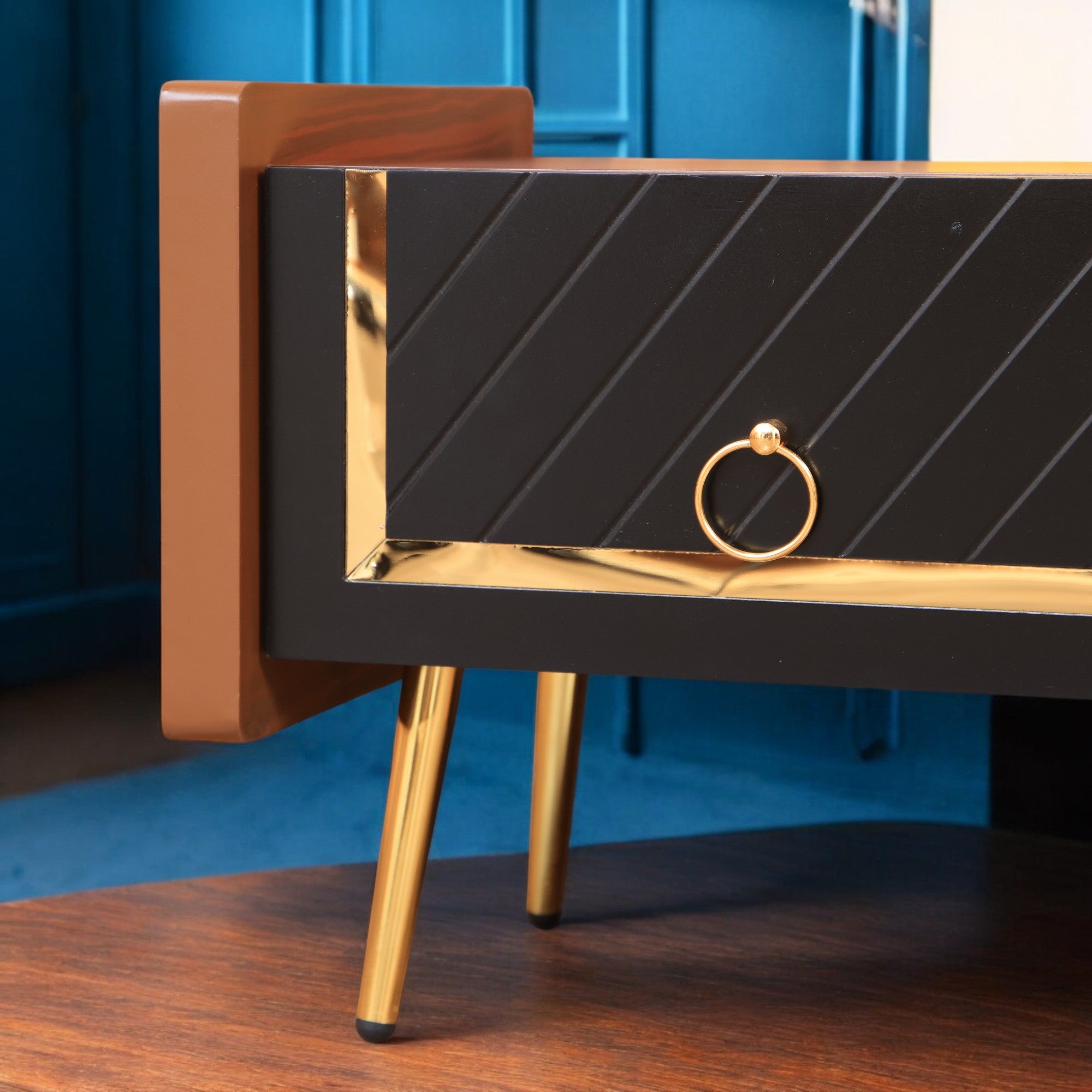 ترابيزة تليفزيون 158