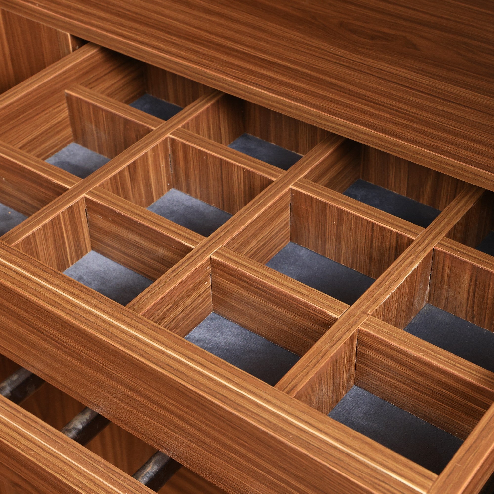 غرفة نوم ماستر 421