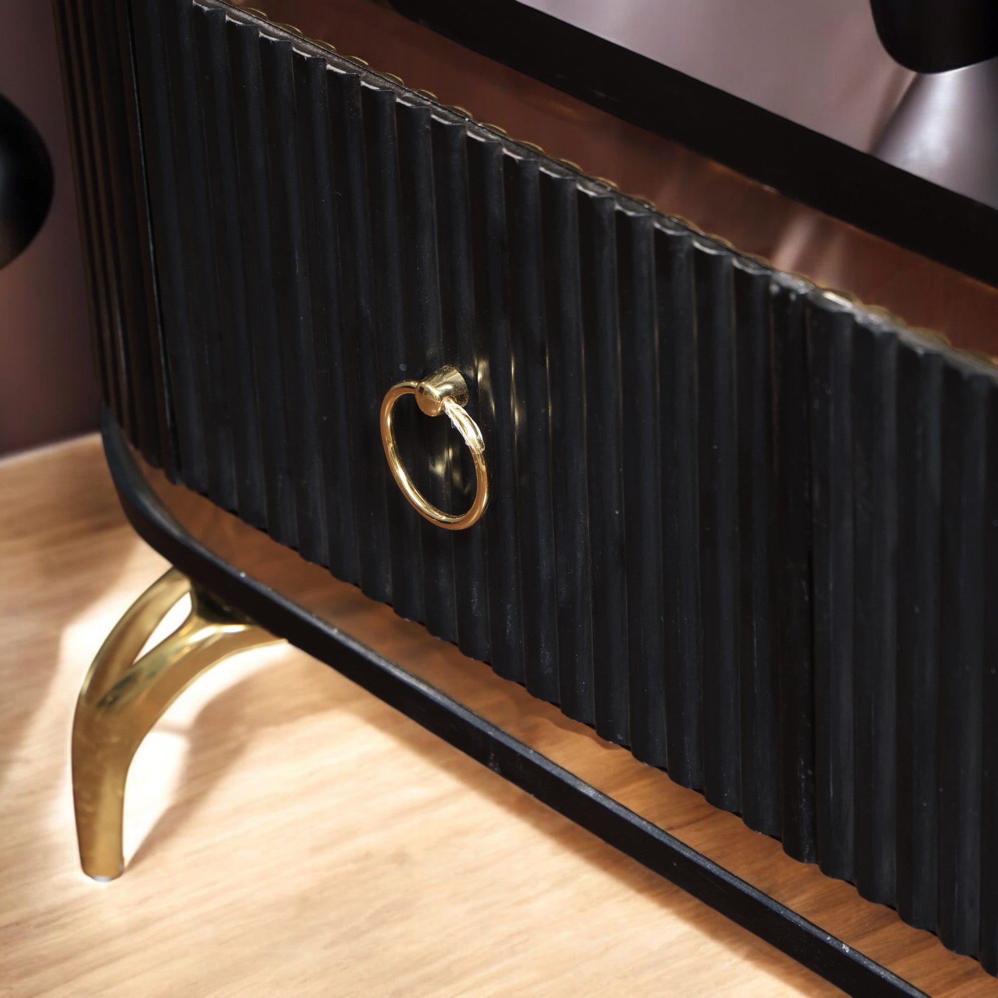 ترابيزة تليفزيون 171