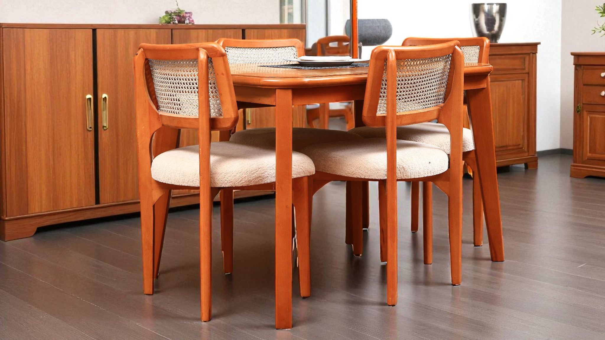 ترابيزة سفرة 558