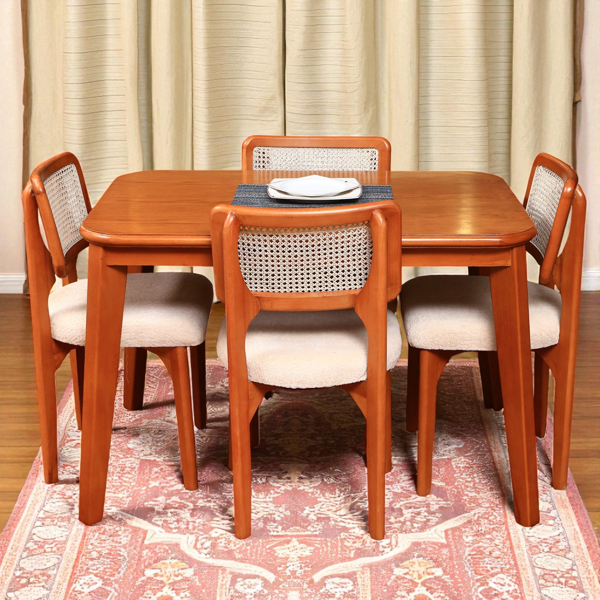 ترابيزة سفرة 558