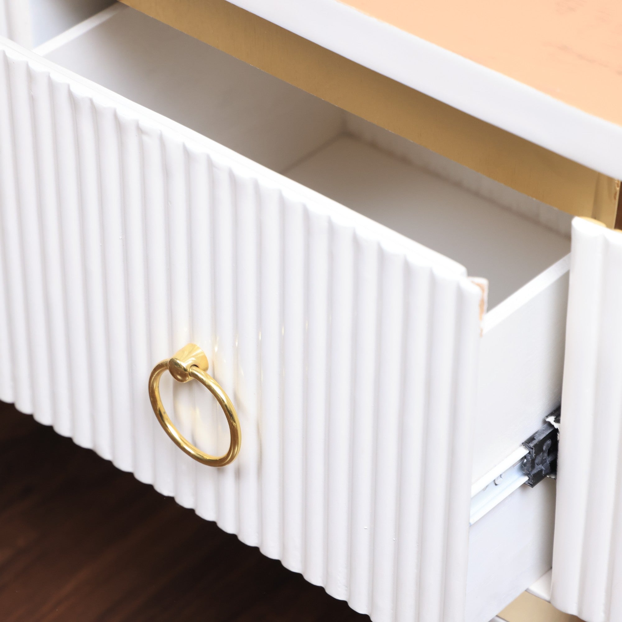 ترابيزة تليفزيون 174