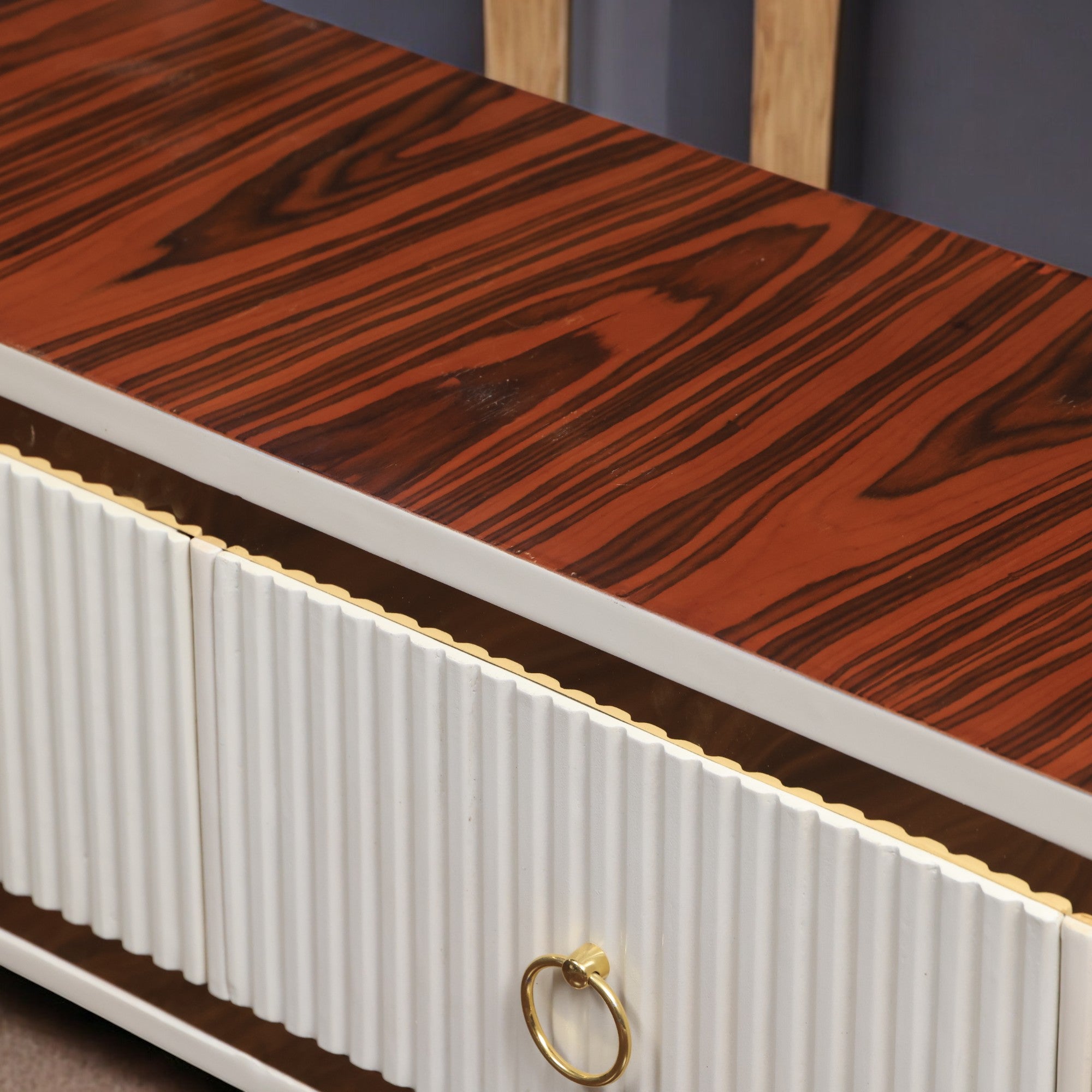 ترابيزة تليفزيون 176