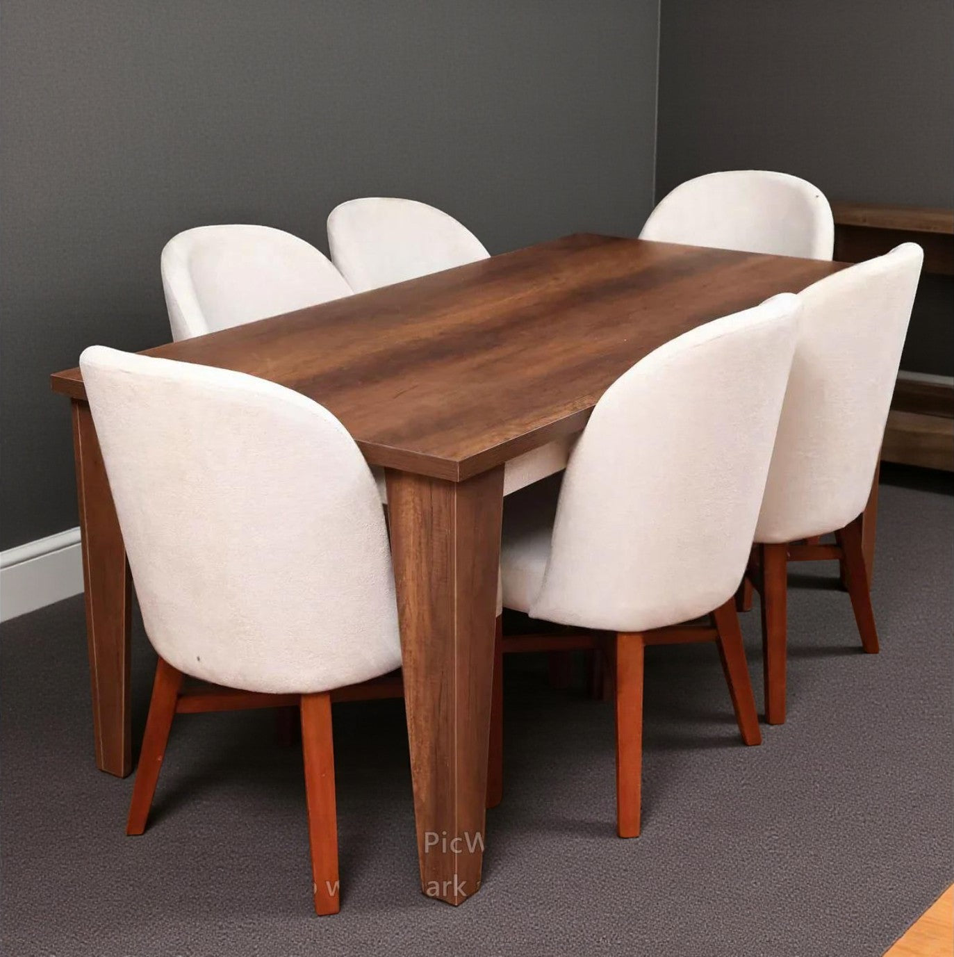 T129 غرفة سفرة