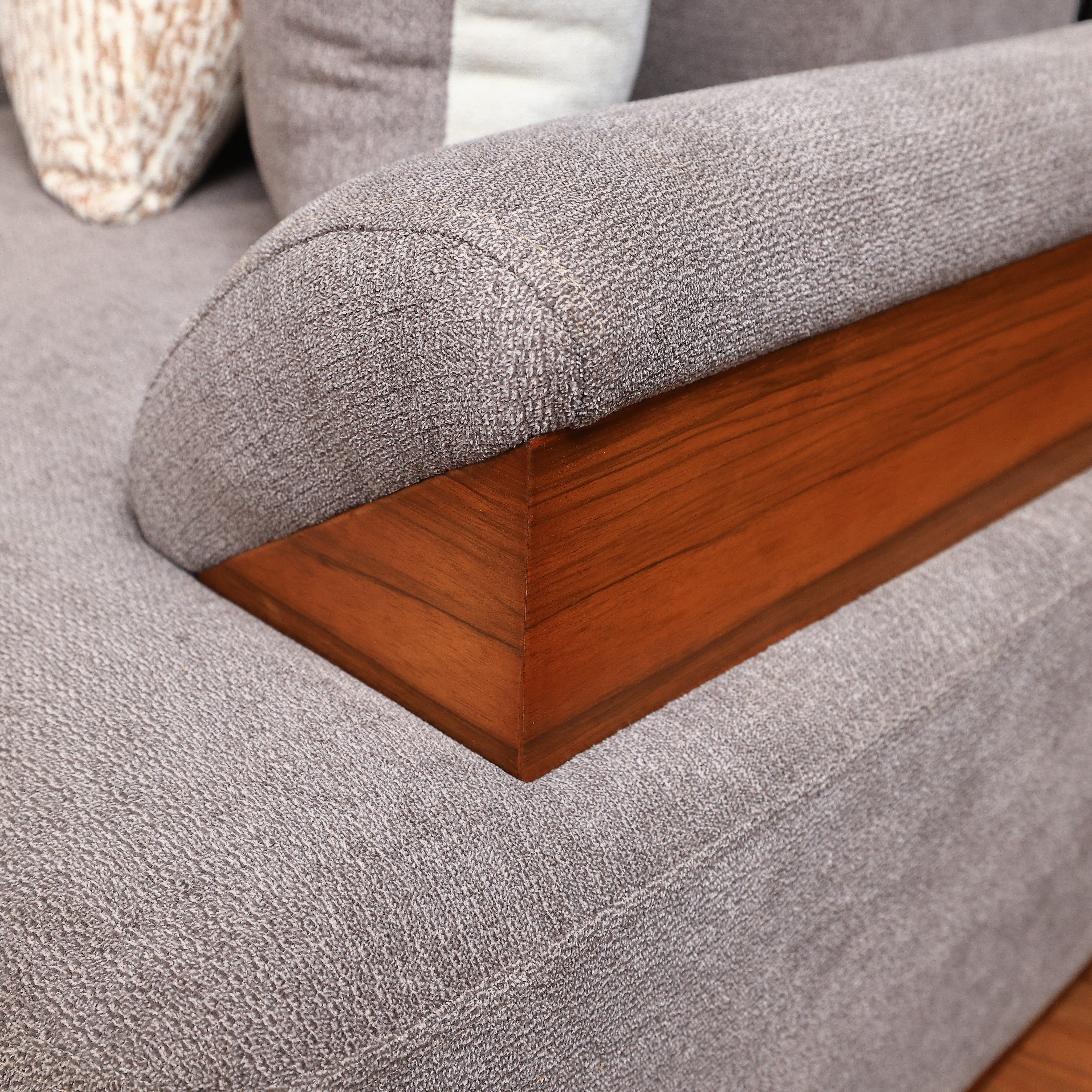 T740 انترية سرير