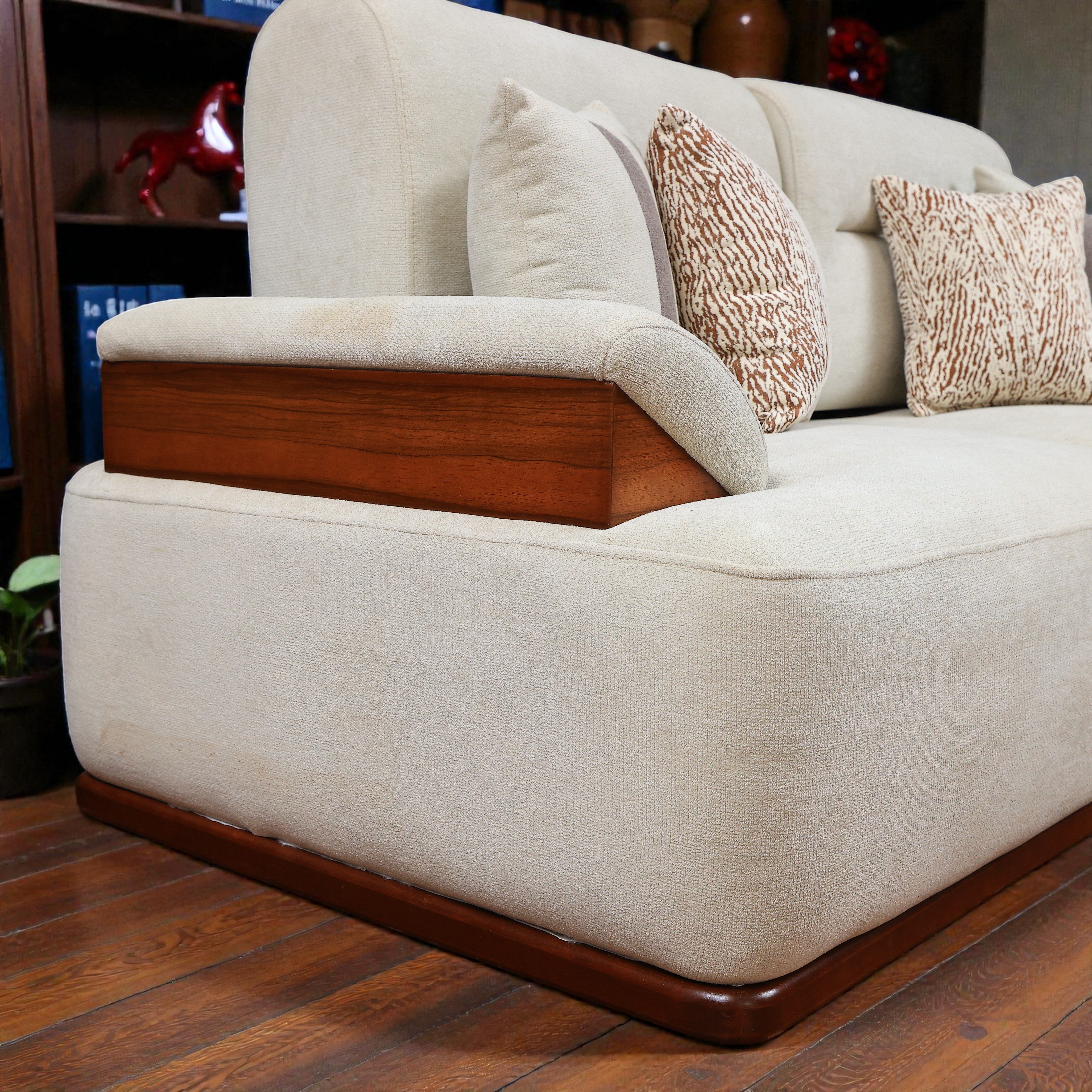 T740 انترية سرير